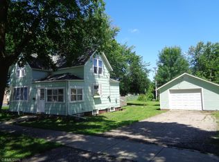 1021 13th St E, Glencoe, MN 55336