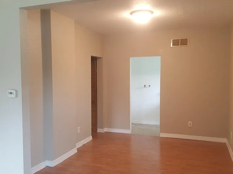 2302 N Church St — Photo 2