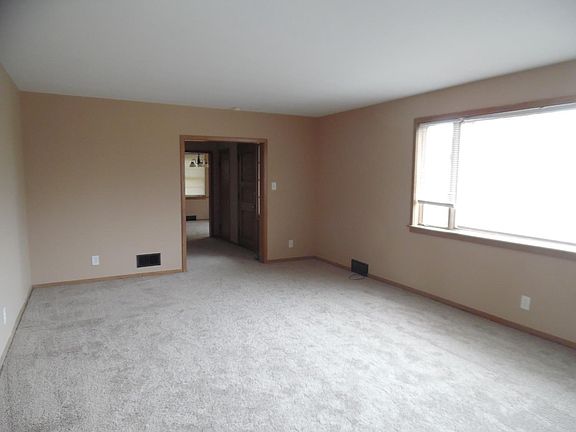 4th image of 3100 McGee Ave