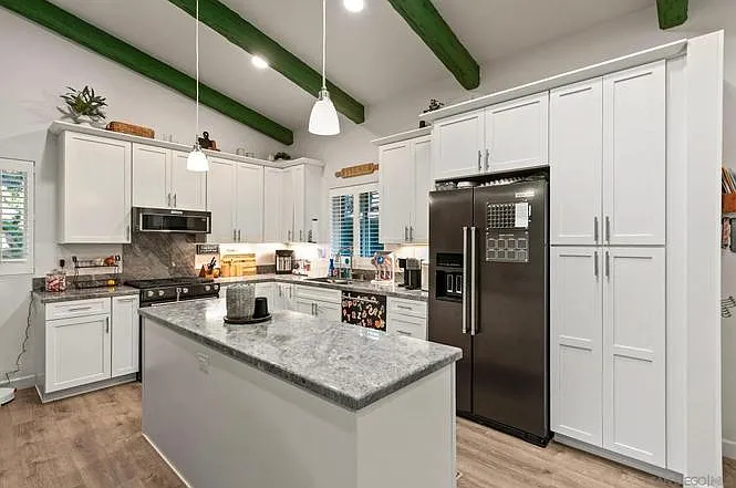2 bed, 1300 sqft, $3,500 — Photo 1