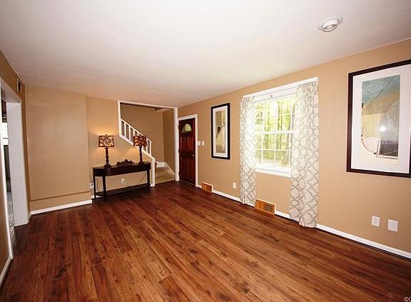 4th image of 1202 W Valley Dr