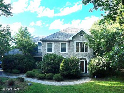 433 Hidden Lake Dr, East Stroudsburg, PA, 18302