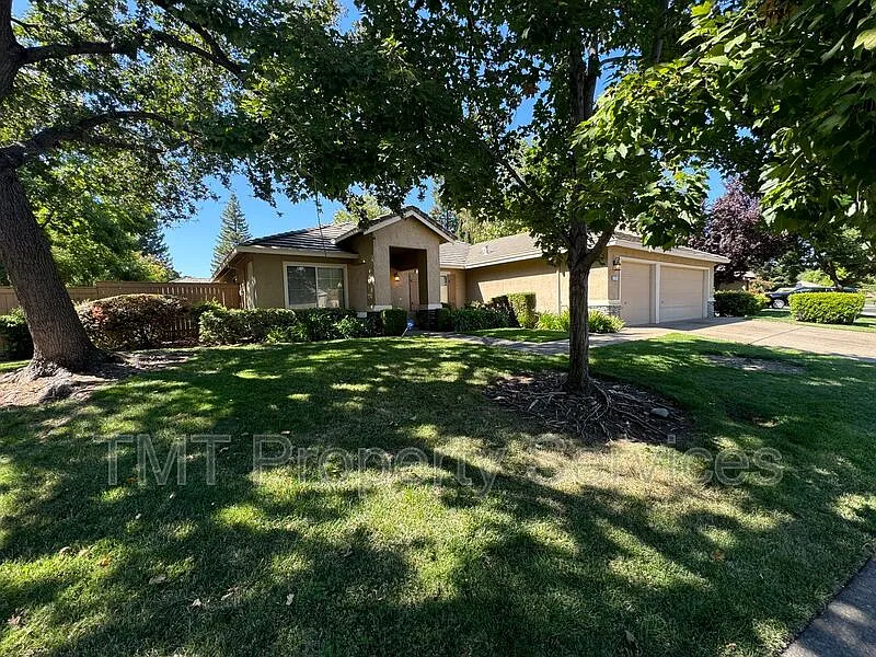 4 bed, 2.0 bath, 1716 sqft, $2,850 — Photo 1