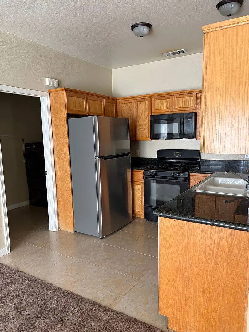 8656 North Loop Blvd — Photo 3