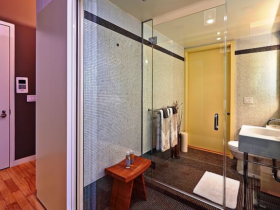 3rd image of 16 W 19th St #2BA