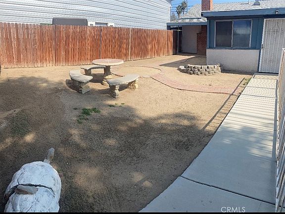 2nd image of 10520 Jurupa Rd