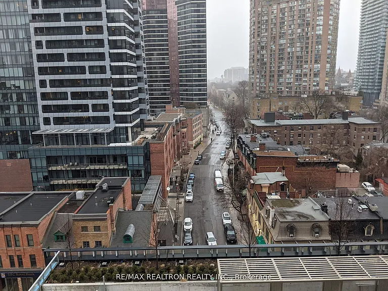 3 Gloucester St #1009 — Photo 3