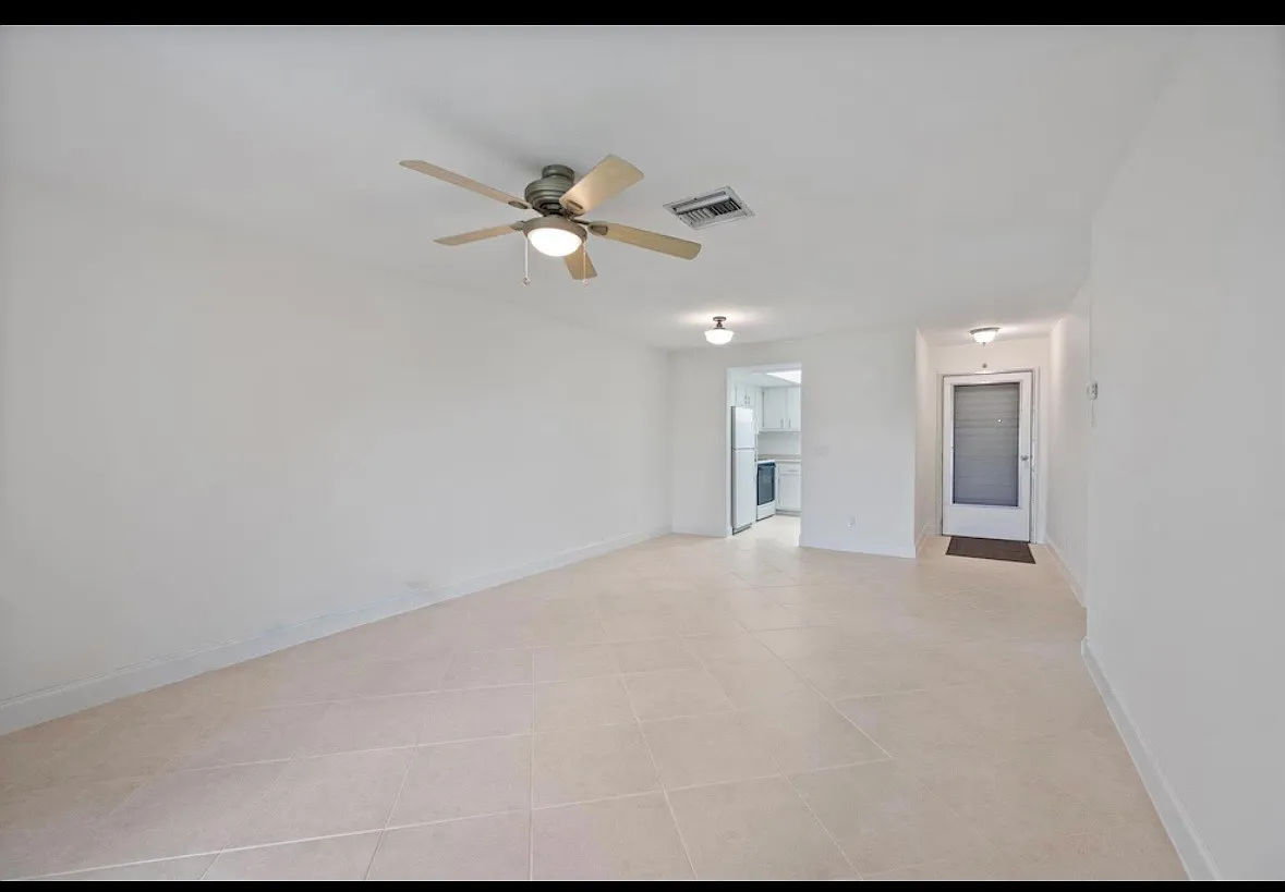 2 bed, 895 sqft, $1,950 — Photo 3