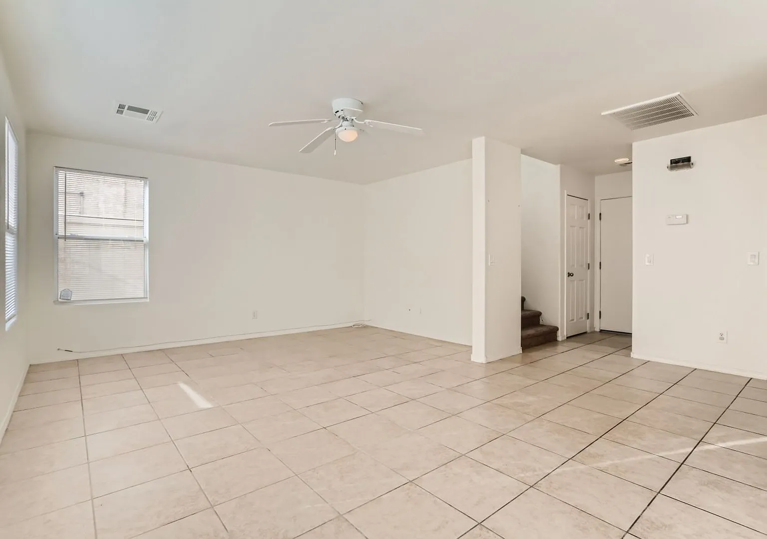 Henderson Living at Its Best 4 Bedrooms, Loft & 2-Car Garage! — Photo 4
