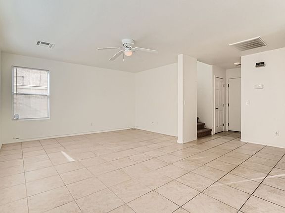 4th image of 2537 Begonia Valley Ave