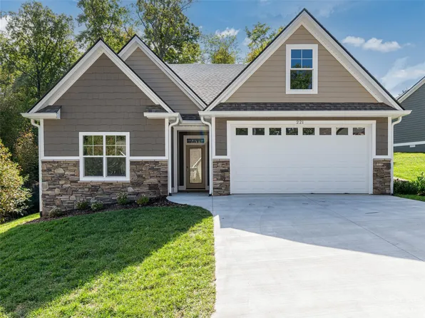 221 Millbrae Loop, Hendersonville, NC 28791