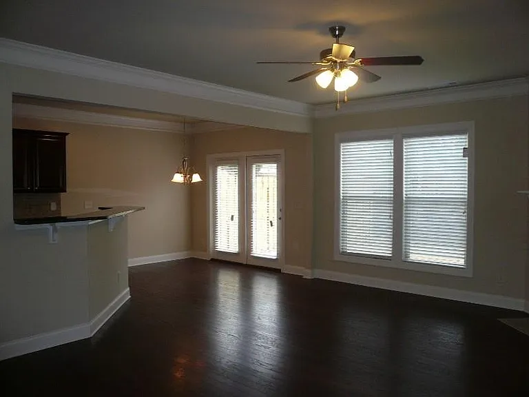 780 Duberry St — Photo 7