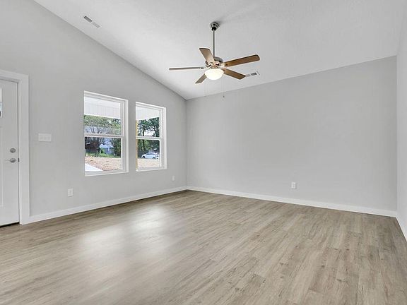 2nd image of 210 Flenniken Ave