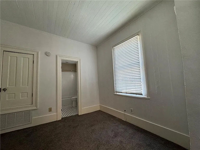 808 Dauphin St #C — Photo 13