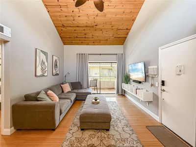 18802 Mandan St APT 908, Santa Clarita, CA, 91351