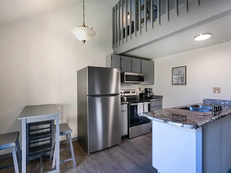 517 1st Ave E #1 — Photo 4