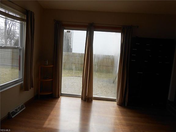 3rd image of 4691 Robinwood Dr