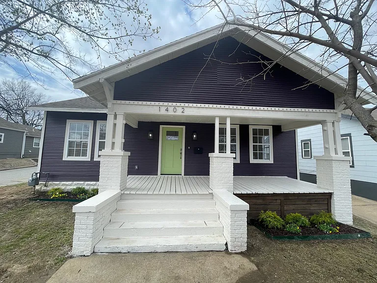 1402 N Main St — Photo 24