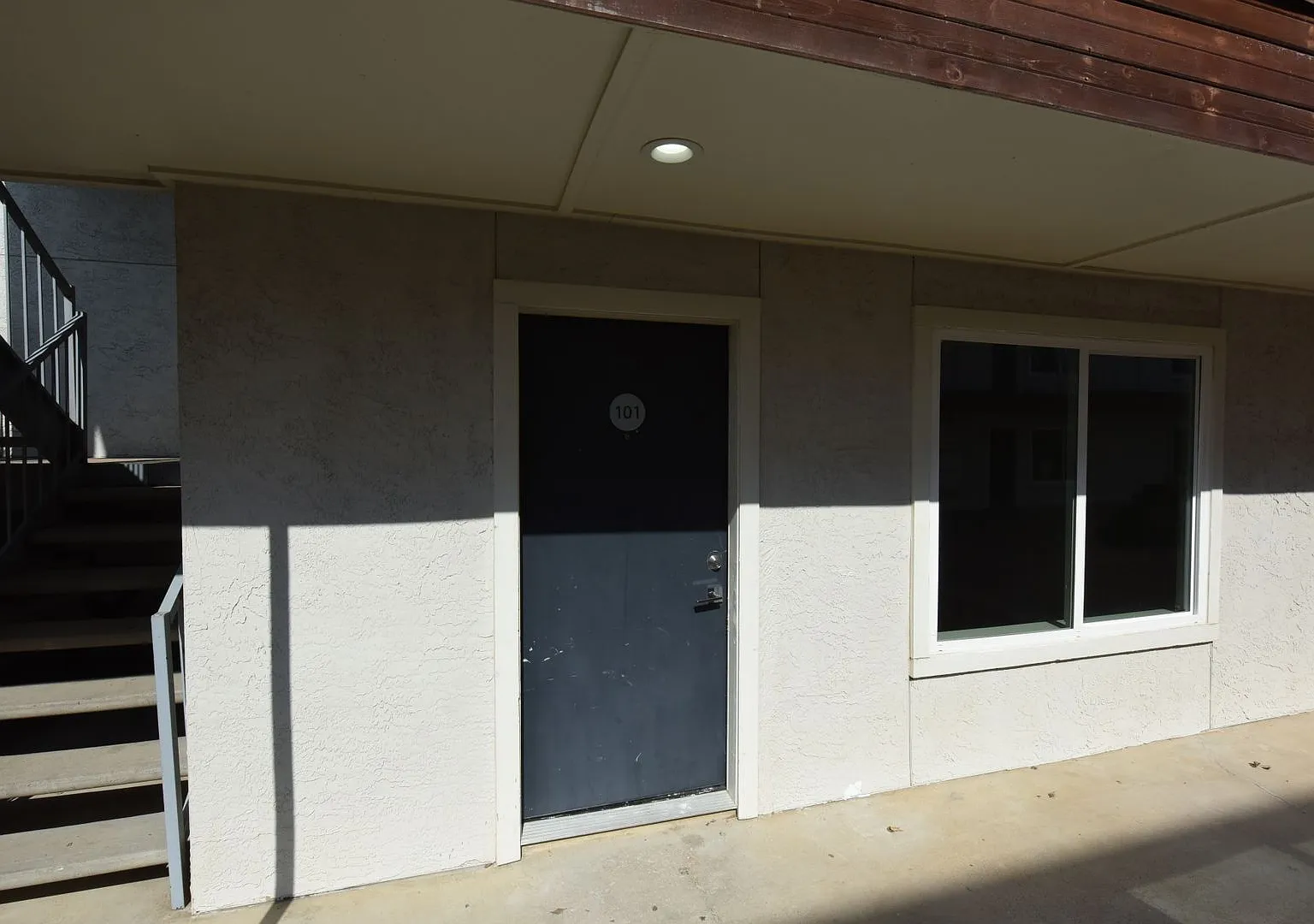 Lakewood Gardens - 5408 Reiger Ave — Photo 2
