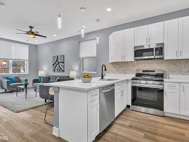 3670 S Indiana Ave #2 — Photo 8