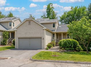 12 Boulevard Dr #31-173, Danbury, CT 06810