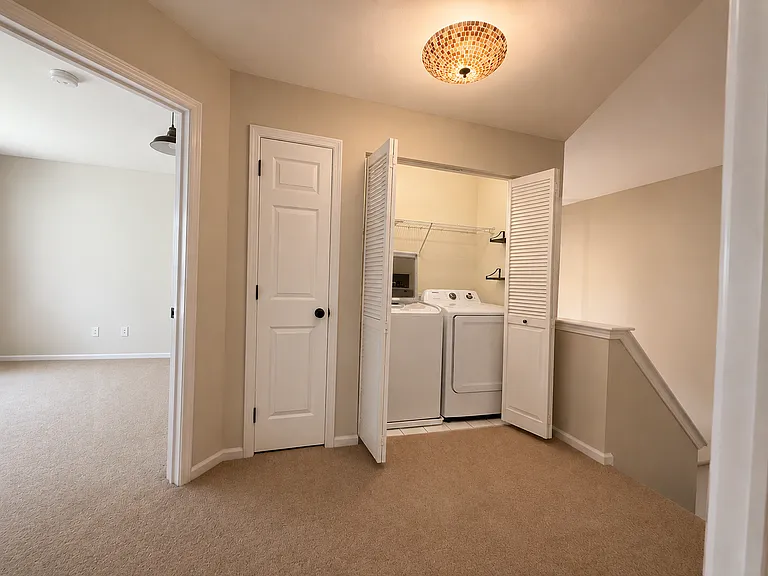 116 Wallace Ct — Photo 15
