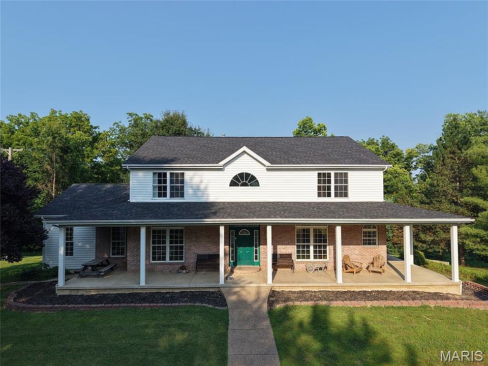 1st image of 4 Hahn Estate Rd