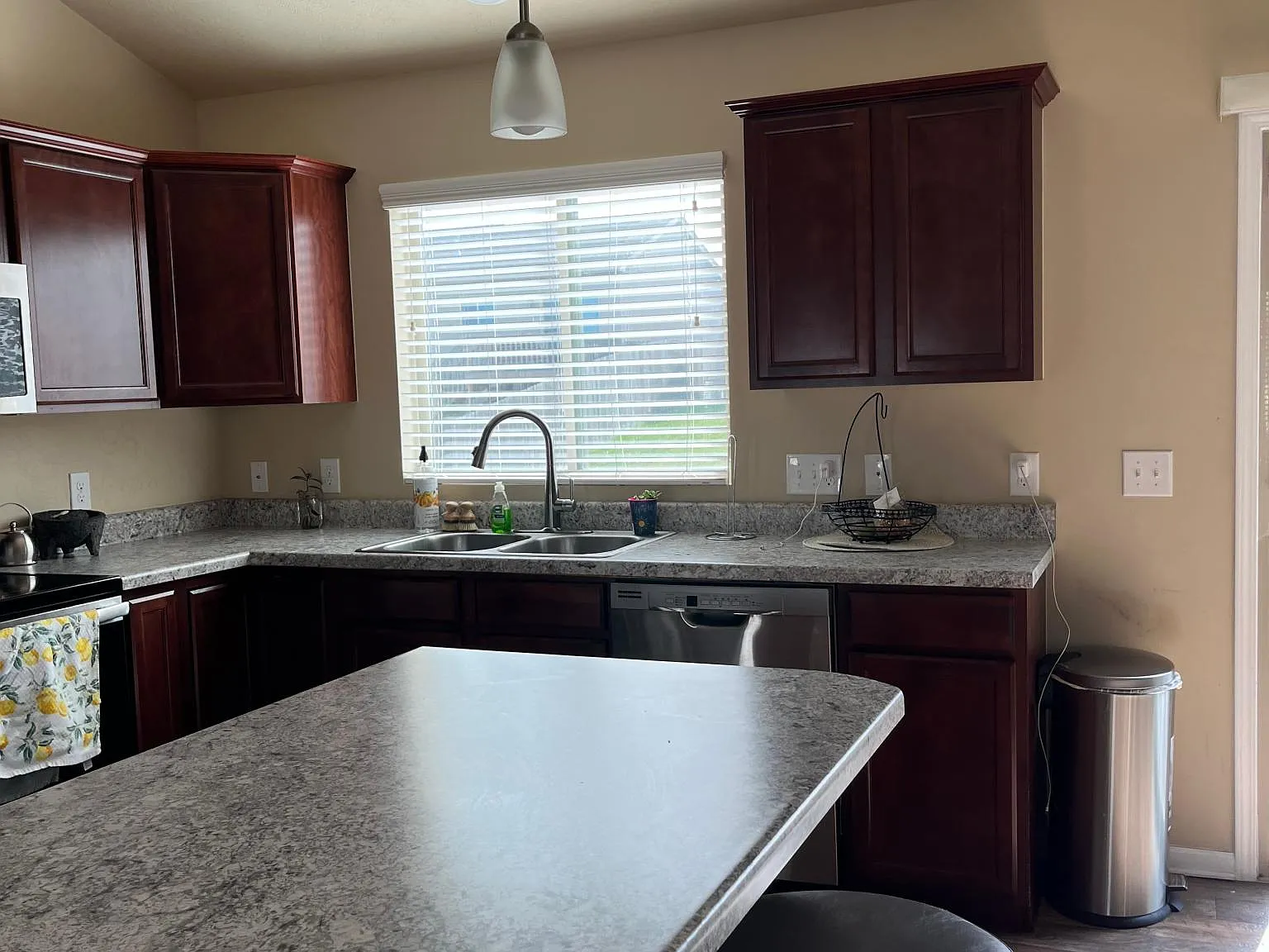 9037 Potter St — Photo 4
