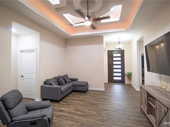 3rd image of 2901 E Imperial Oaks Dr