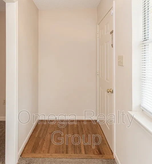 6770 Charles Dr — Photo 6