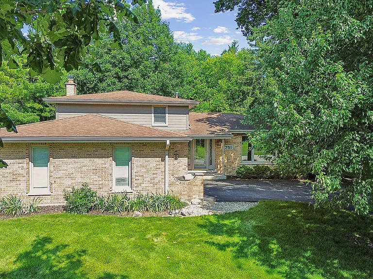 751 Tanglewood Ln — Photo 1