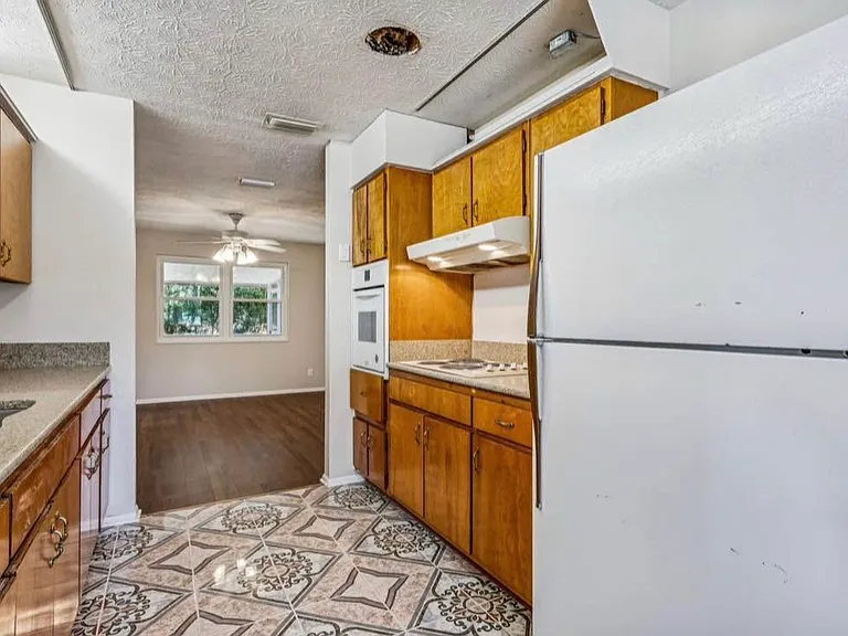 2634 Hugh Edwards Dr — Photo 12