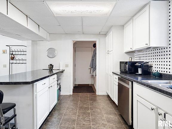 5th image of 18564 Blackhawk Dr