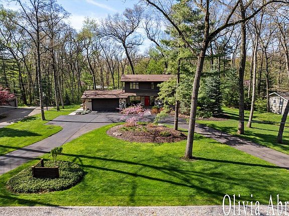 3rd image of 7414 Thorncrest Dr SE