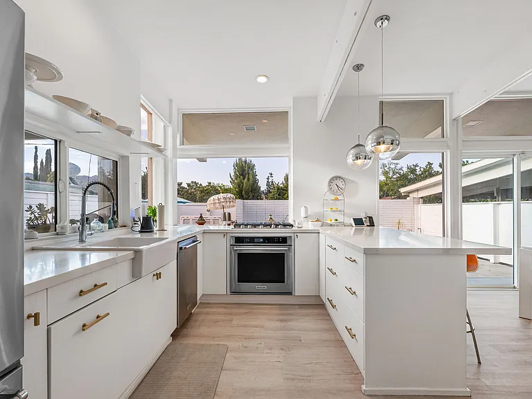 17042 Lisette St — Photo 14