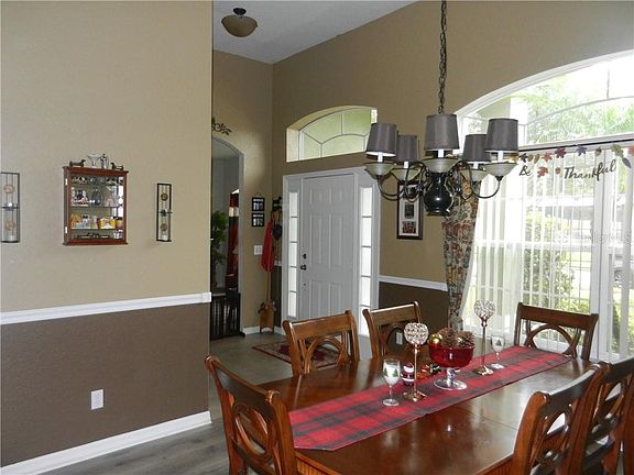 5th image of 313 Lake Amberleigh Dr