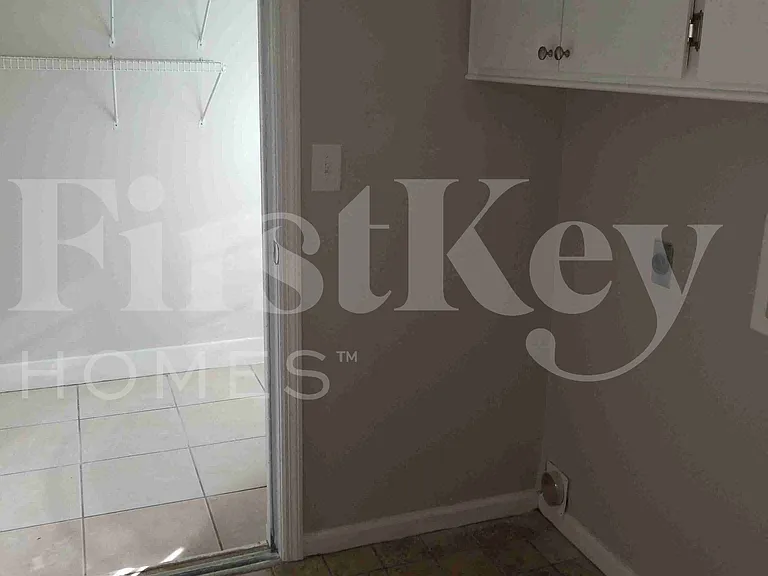 430 Citadel St — Photo 8