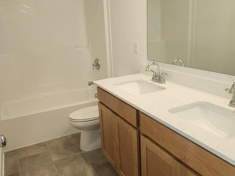 17264 Hanningfield Way — Photo 31