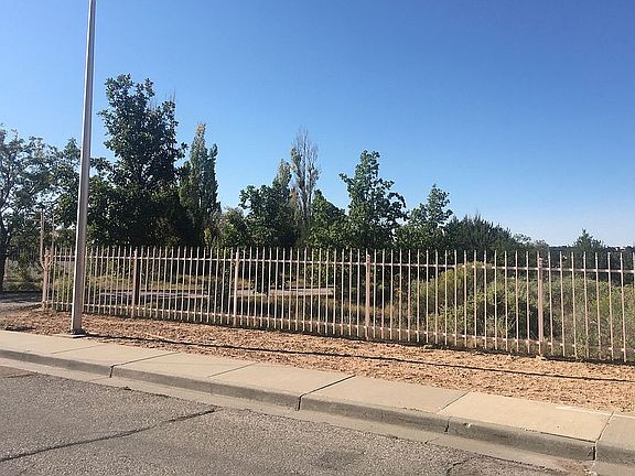 9+ Acres...Seclusion!