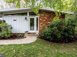 2913 Pine Spring Rd, Falls Church, VA 22042