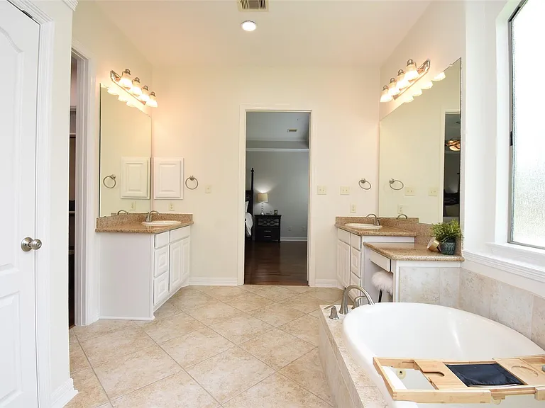 18901 N Bee Cave Springs Cir — Photo 20