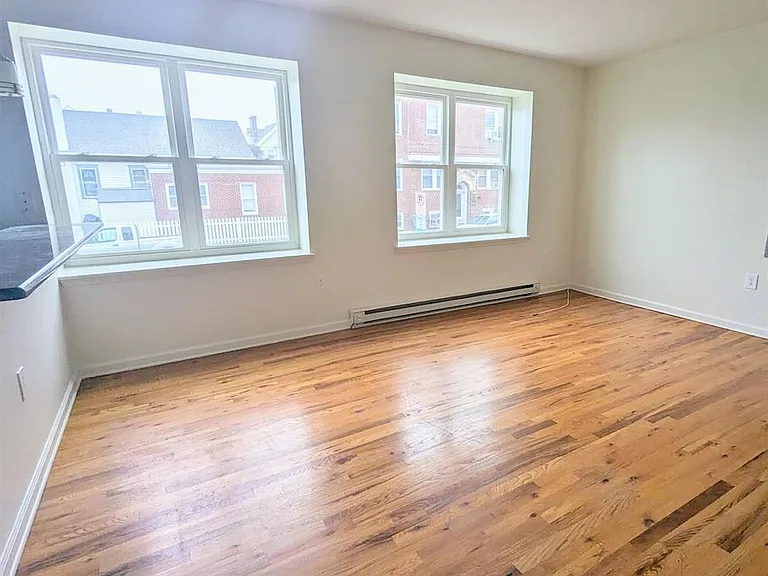 2 S Oakland Ave — Photo 13