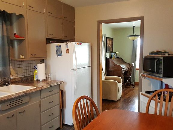 5th image of 303 NE 16th St
