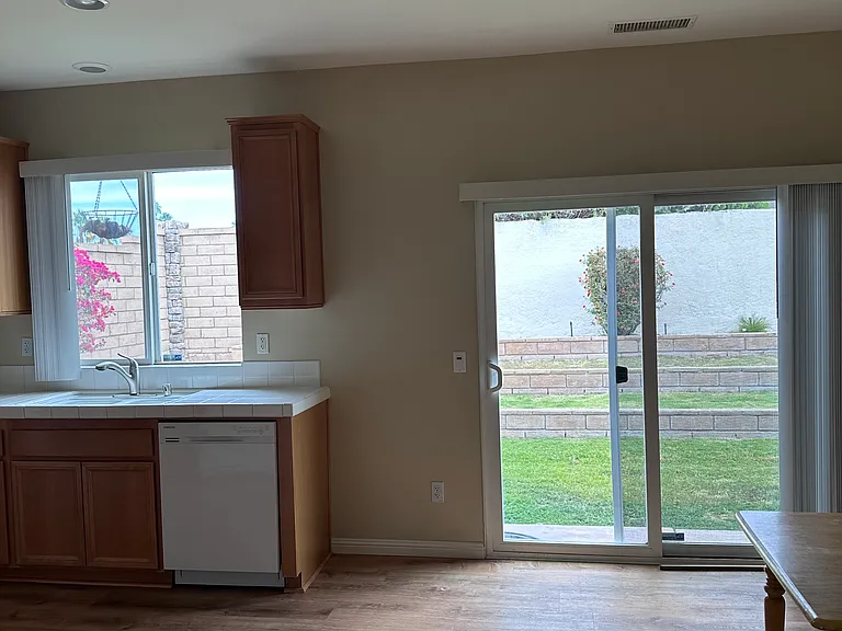 102 Shoreline Dr — Photo 17
