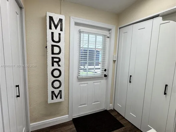 1160 W 33rd Pl, Hialeah, FL 33012