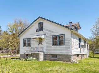 27960 W Lake Shore Dr, Spring Grove, IL 60081