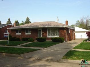 27438 Norma Dr, Warren, MI 48093