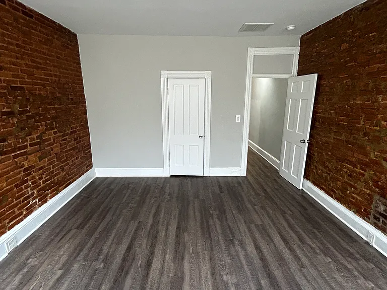 2317 E Federal St — Photo 15