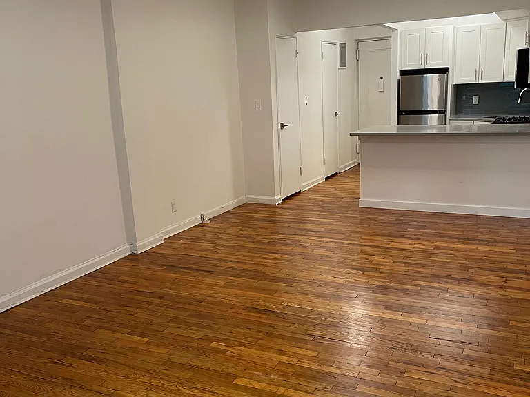 235 E 80th St #1B — Photo 3