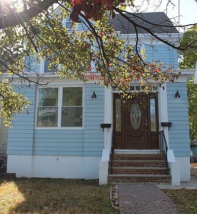 2nd image of 127 W 3rd Ave